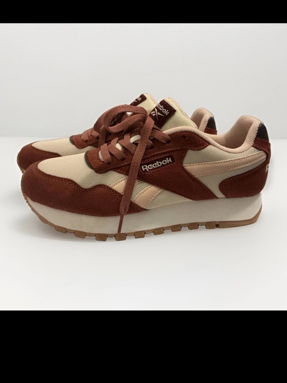 Reebok Women's Sneakers in Brown and Cream